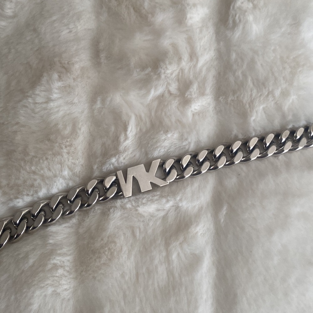 Michael Kors Silver Bracelet
Excellent condition like new!! - Picture 4 of 7